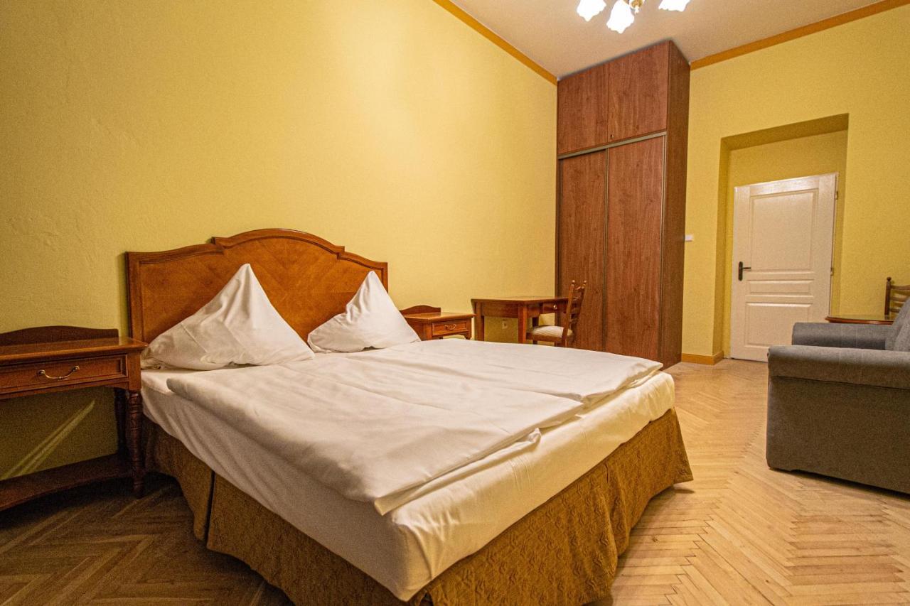 Appartamento 4 Bedrooms 130m2 At The Main Square *